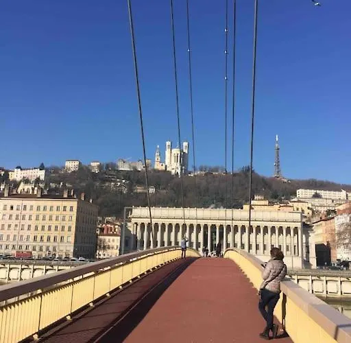 Apartamento Studio Close Fourviere Very Quiet & Small Terrace *