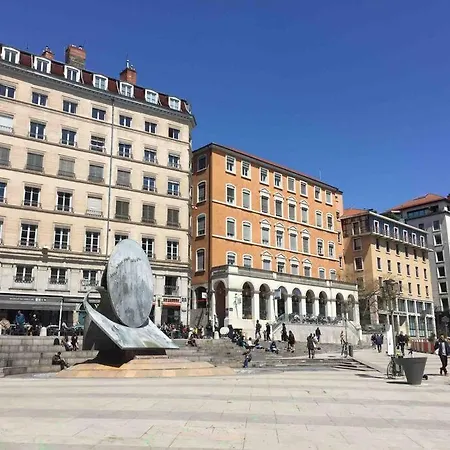 Daire Studio Close Fourviere Very Quiet & Small Terrace Lyon
