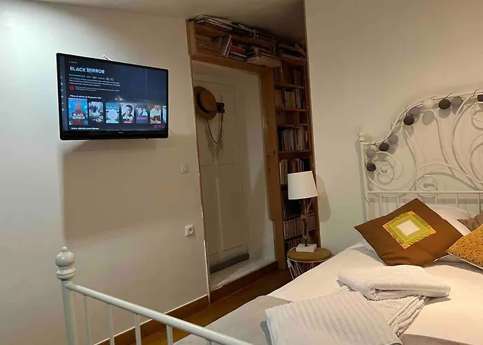 Studio Close Fourviere Very Quiet & Small Terrace